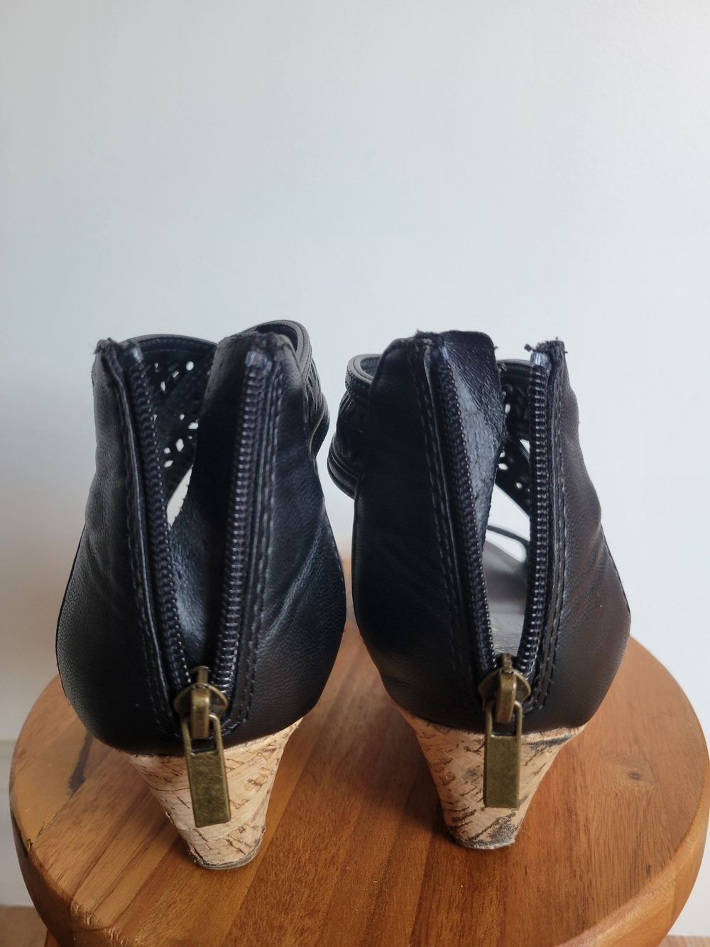 Solanz Black Laser Cut Perforated Ankle Strap Sandals Boho Chic- Size 8.5/9 - Picture 5 of 5